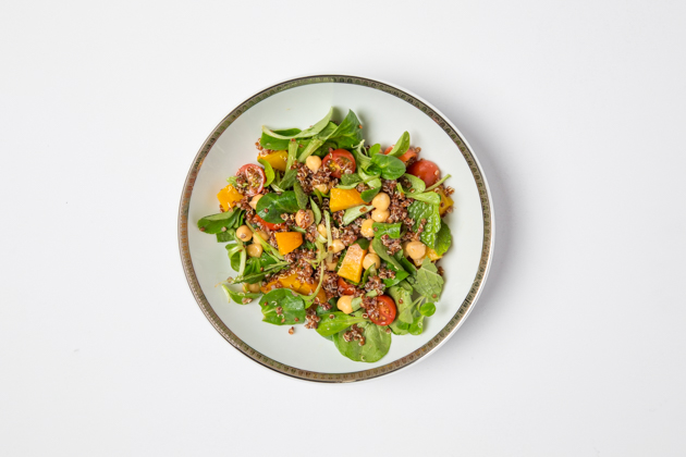 Vegan Salad with Quinoa, Chickpeas and Cherry Tomatoes - Pretty Little Shoppers Blog